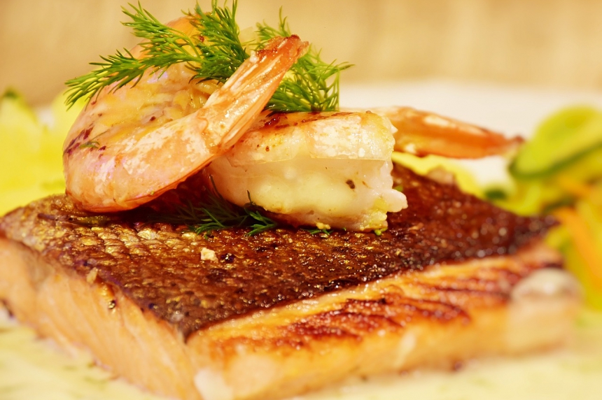 Taco del salm&oacute;n con langostinos